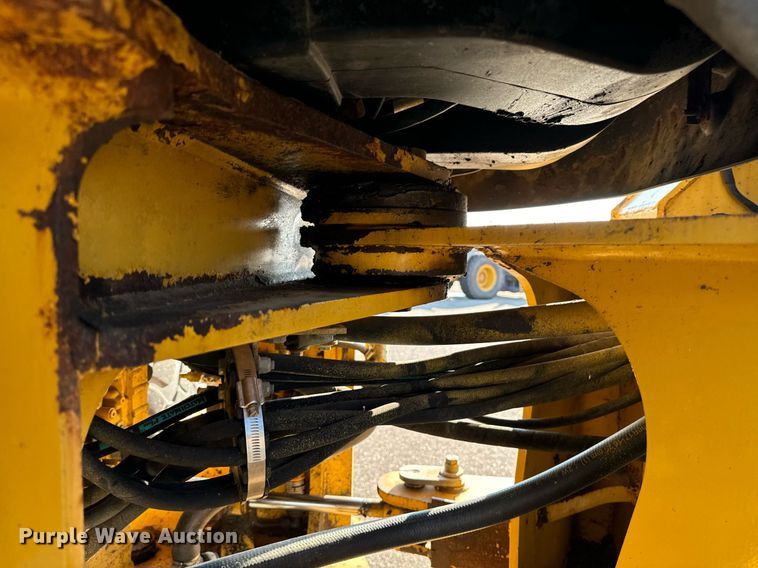 image for item DO1680 2006 John Deere 444J wheel loader