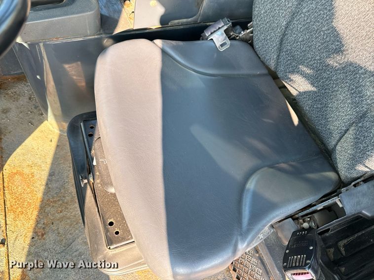 image for item DO1680 2006 John Deere 444J wheel loader