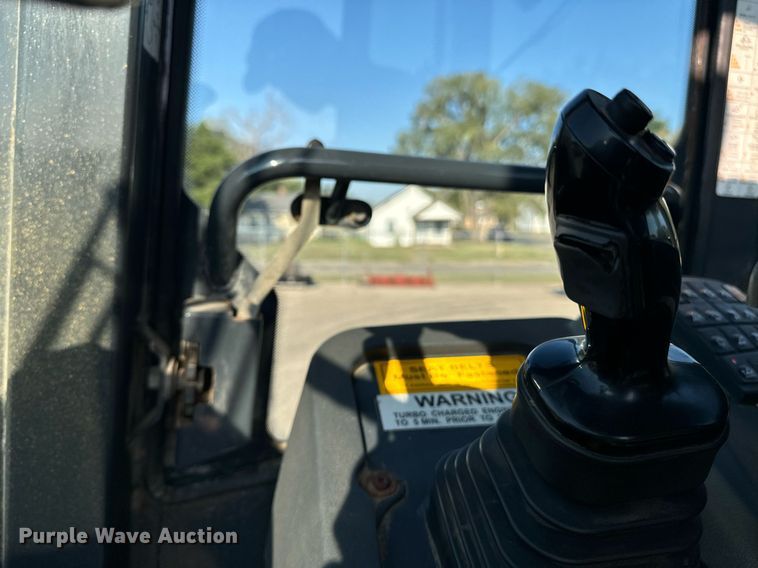 image for item DO1680 2006 John Deere 444J wheel loader