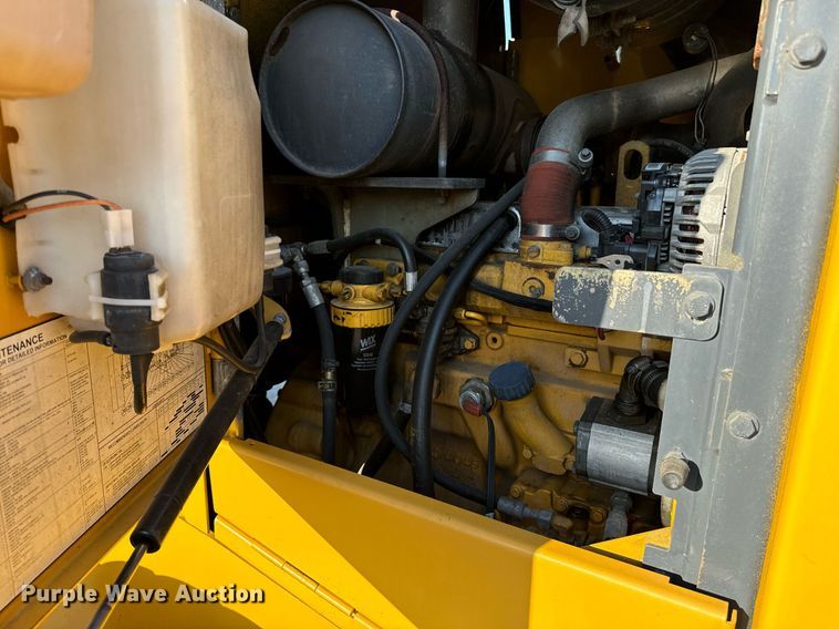 image for item DO1680 2006 John Deere 444J wheel loader