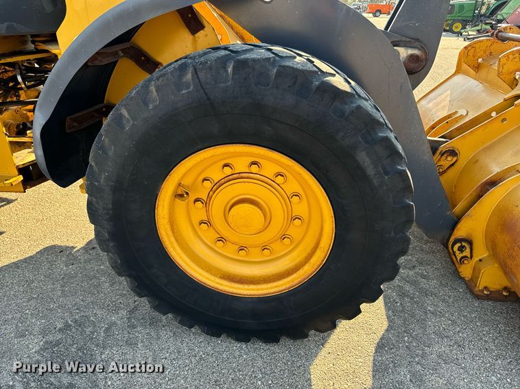 image for item DO1680 2006 John Deere 444J wheel loader