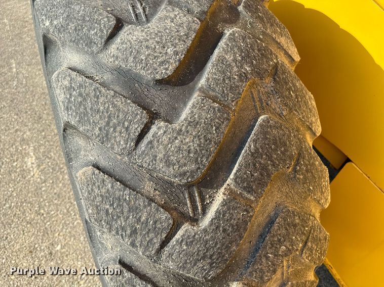 image for item DO1680 2006 John Deere 444J wheel loader