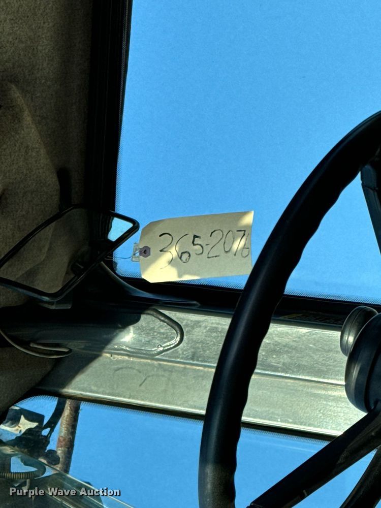 image for item DO1680 2006 John Deere 444J wheel loader