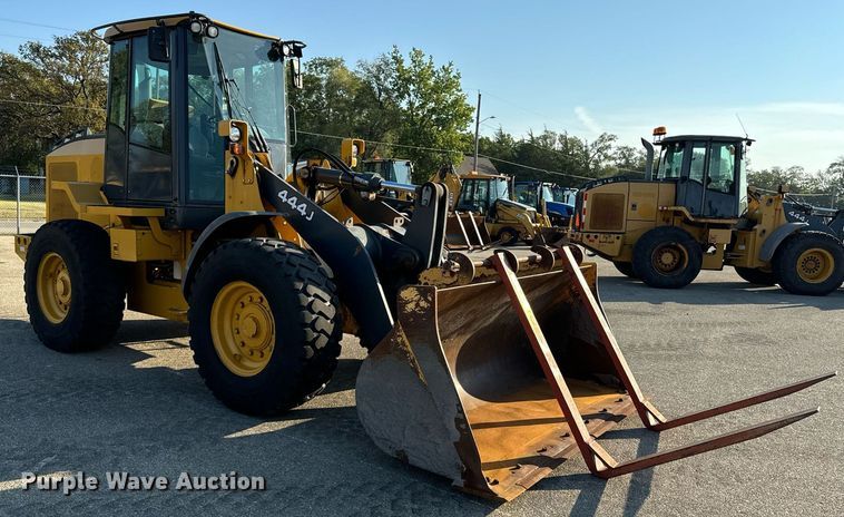 image for item DO1681 2006 John Deere 444J wheel loader