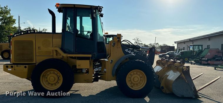 image for item DO1681 2006 John Deere 444J wheel loader