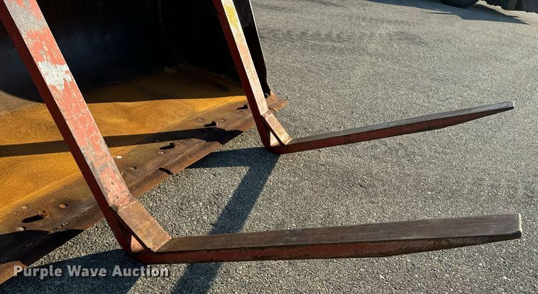 image for item DO1681 2006 John Deere 444J wheel loader