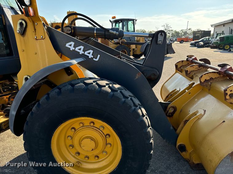 image for item DO1681 2006 John Deere 444J wheel loader