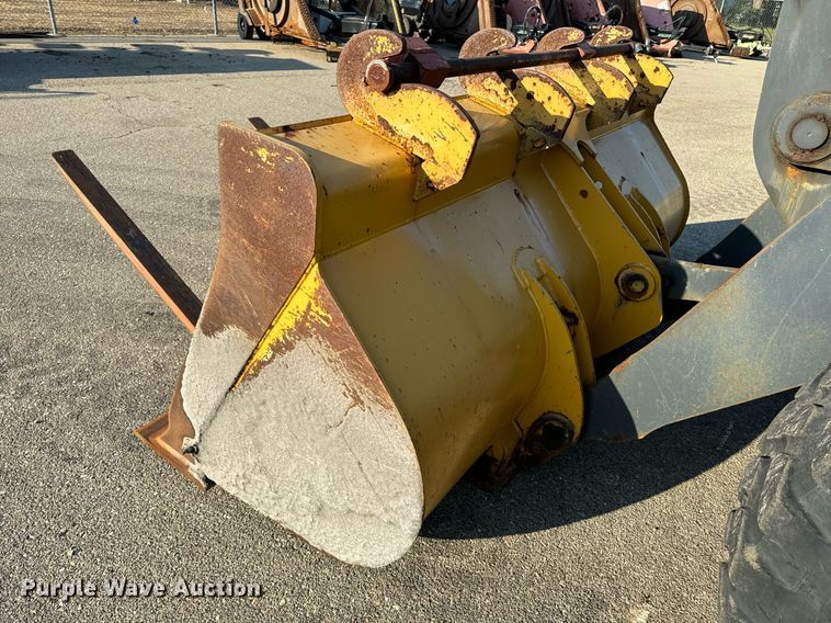 image for item DO1681 2006 John Deere 444J wheel loader