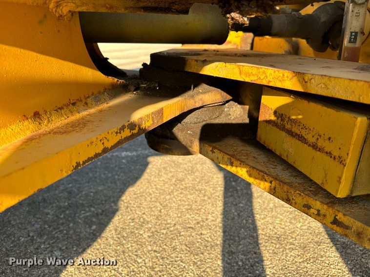 image for item DO1681 2006 John Deere 444J wheel loader