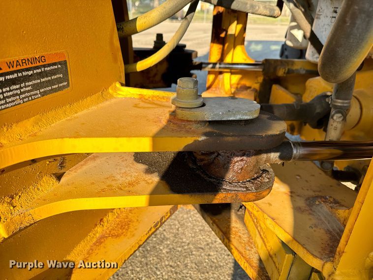 image for item DO1681 2006 John Deere 444J wheel loader