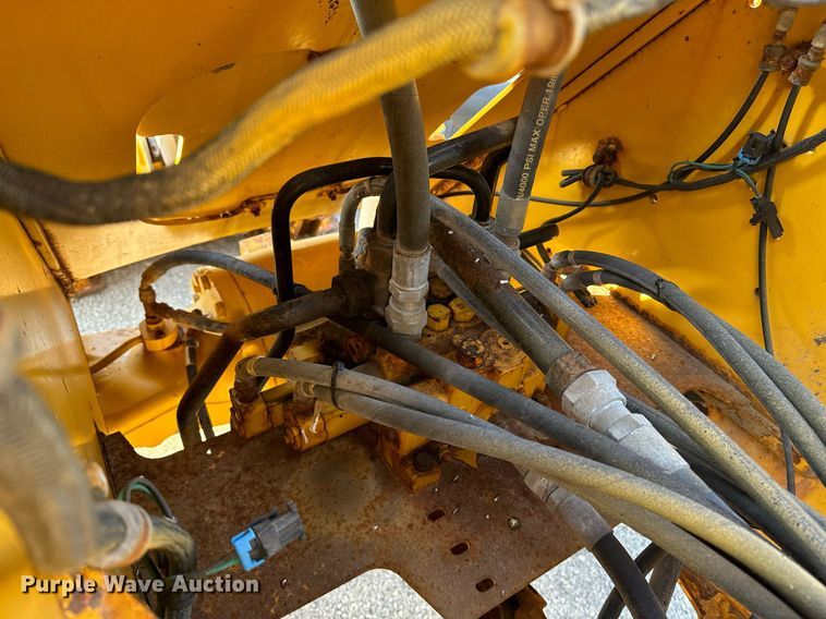 image for item DO1681 2006 John Deere 444J wheel loader