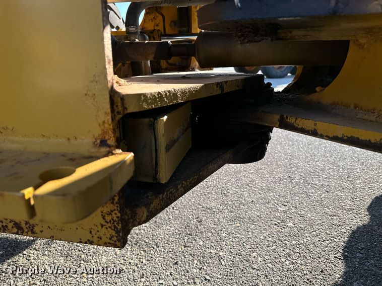 image for item DO1681 2006 John Deere 444J wheel loader