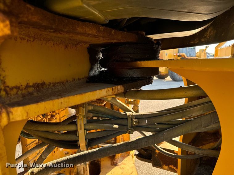 image for item DO1681 2006 John Deere 444J wheel loader