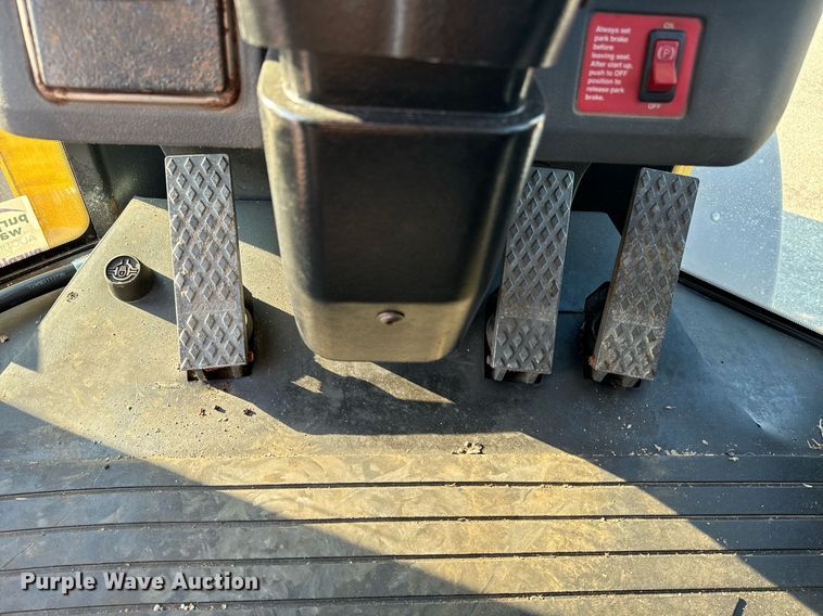 image for item DO1681 2006 John Deere 444J wheel loader