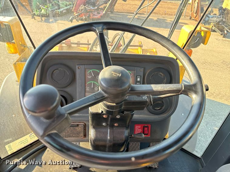 image for item DO1681 2006 John Deere 444J wheel loader