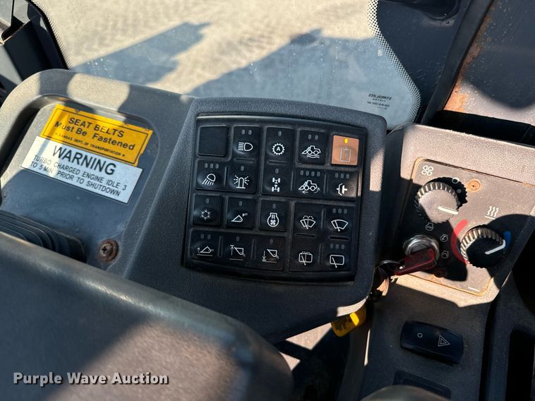 image for item DO1681 2006 John Deere 444J wheel loader