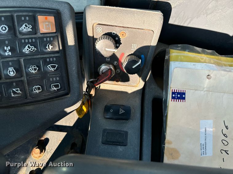 image for item DO1681 2006 John Deere 444J wheel loader