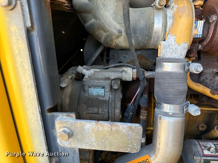 image for item DO1681 2006 John Deere 444J wheel loader