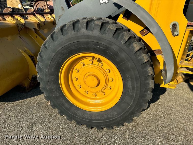 image for item DO1681 2006 John Deere 444J wheel loader