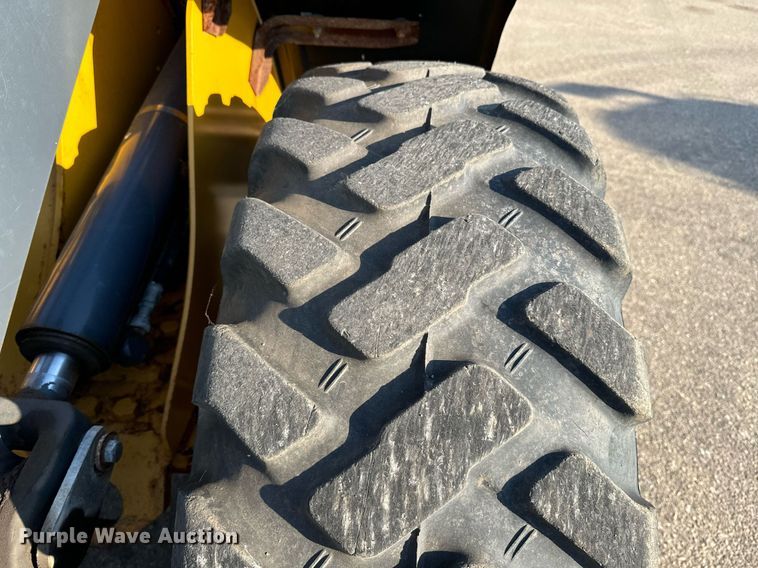 image for item DO1681 2006 John Deere 444J wheel loader