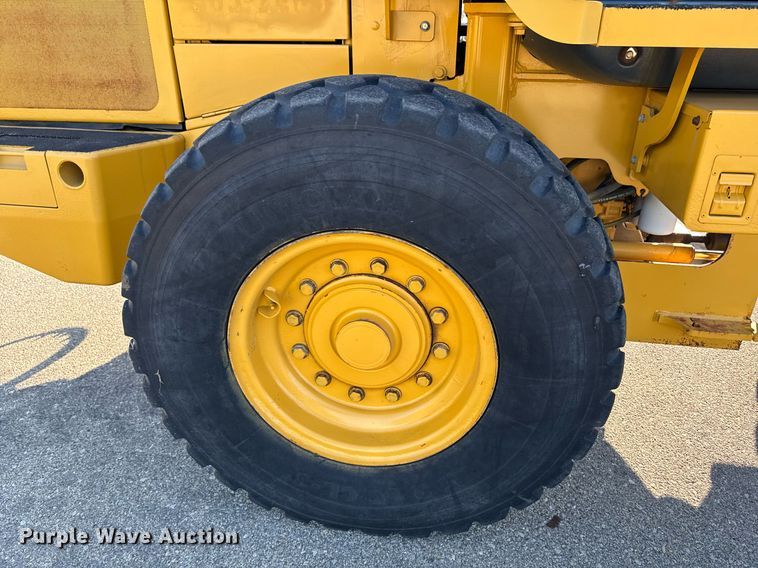 image for item DO1681 2006 John Deere 444J wheel loader