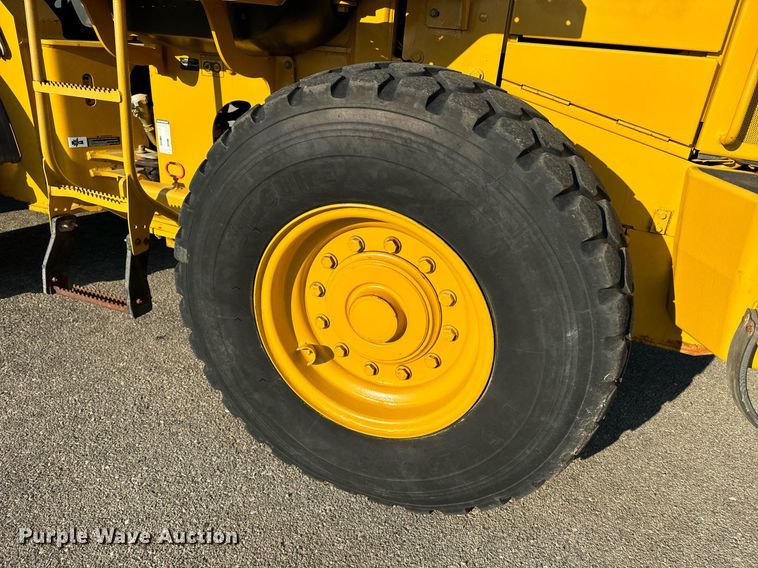 image for item DO1681 2006 John Deere 444J wheel loader