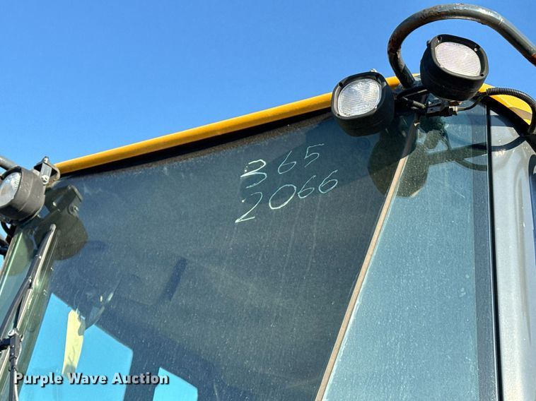 image for item DO1681 2006 John Deere 444J wheel loader