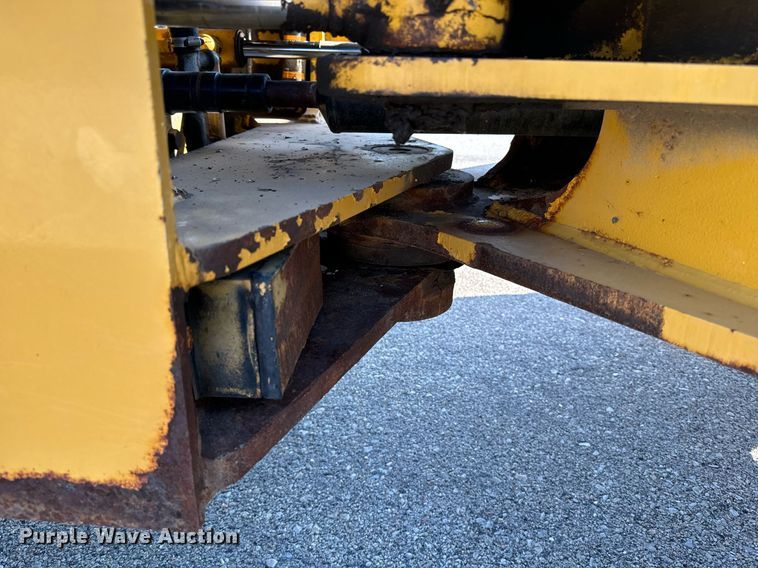 image for item DO1682 2005 John Deere 444J wheel loader