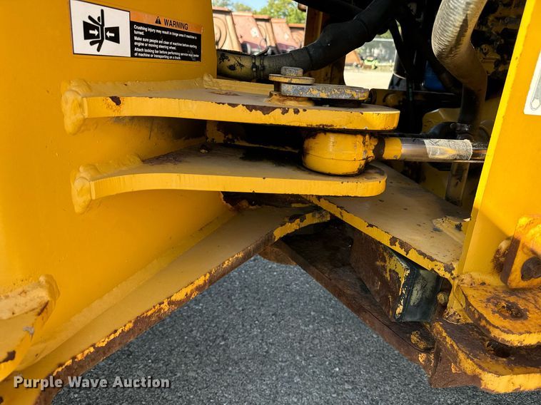 image for item DO1682 2005 John Deere 444J wheel loader