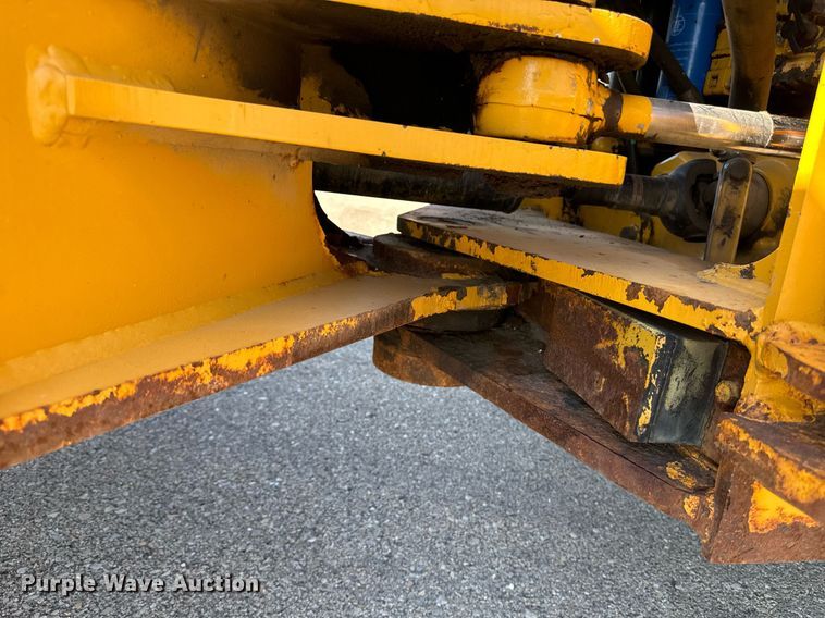 image for item DO1682 2005 John Deere 444J wheel loader