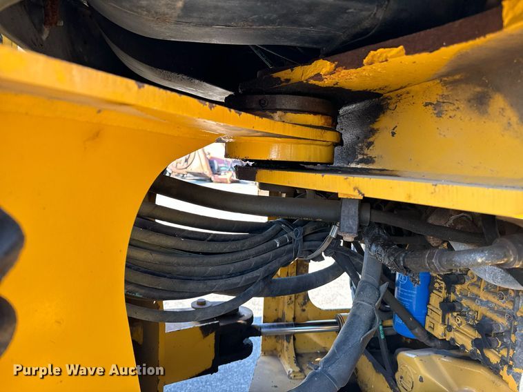 image for item DO1682 2005 John Deere 444J wheel loader