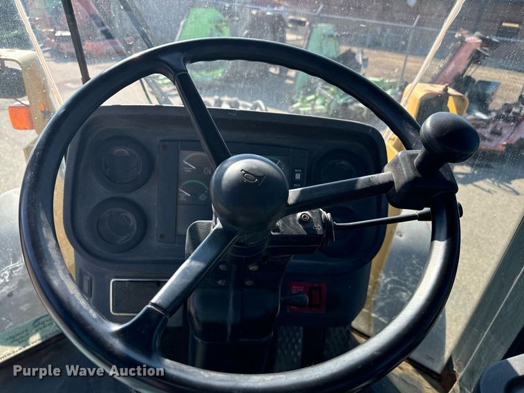 image for item DO1682 2005 John Deere 444J wheel loader