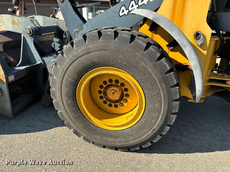 image for item DO1682 2005 John Deere 444J wheel loader
