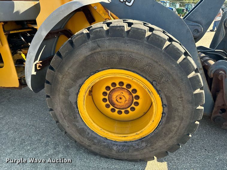 image for item DO1682 2005 John Deere 444J wheel loader