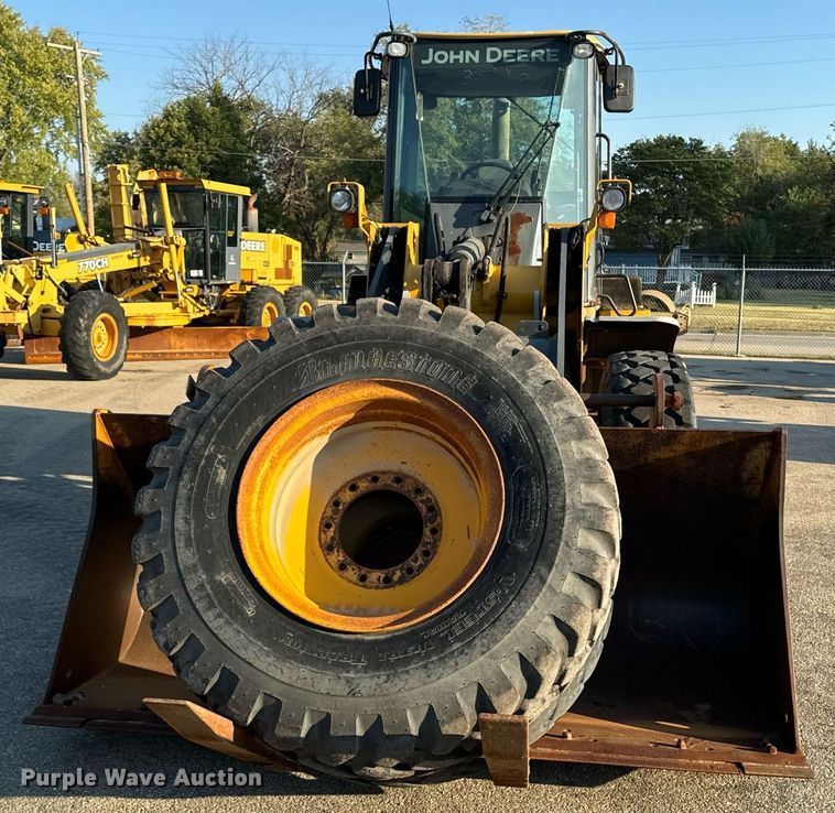 image for item DO1683 2005 John Deere 444J wheel loader