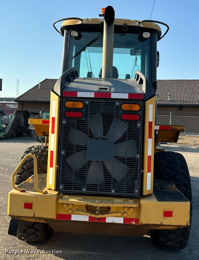 image for item DO1683 2005 John Deere 444J wheel loader