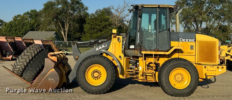 image for item DO1683 2005 John Deere 444J wheel loader