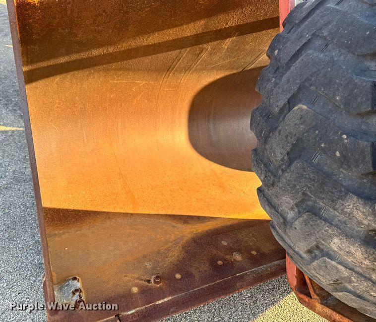 image for item DO1683 2005 John Deere 444J wheel loader