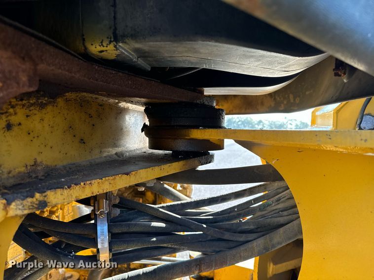 image for item DO1683 2005 John Deere 444J wheel loader