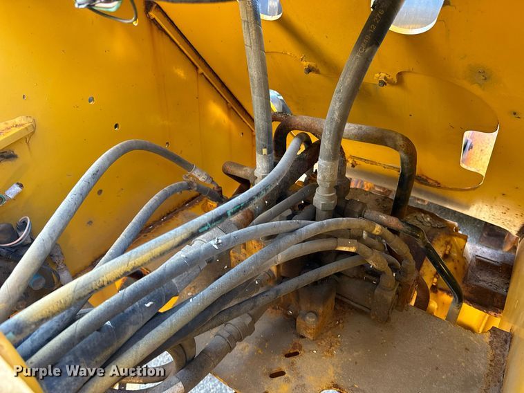 image for item DO1683 2005 John Deere 444J wheel loader