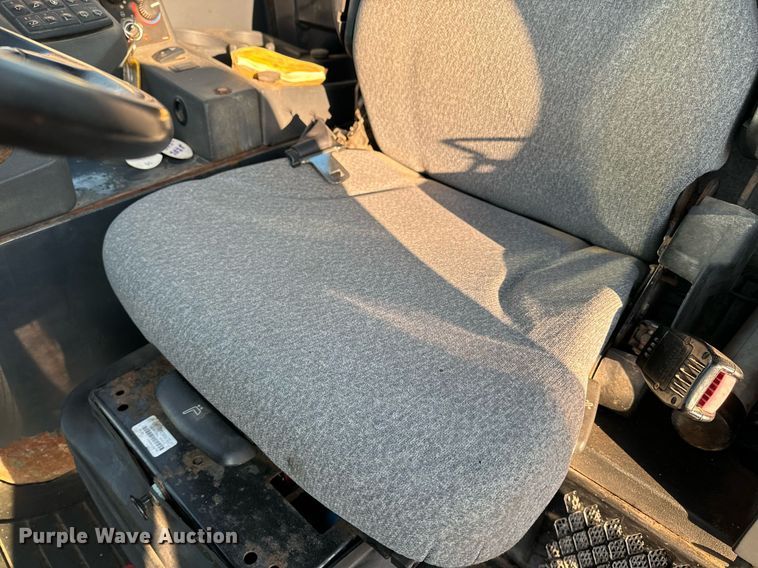 image for item DO1683 2005 John Deere 444J wheel loader