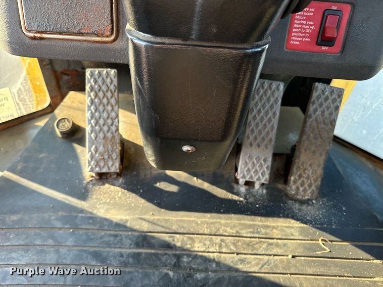 image for item DO1683 2005 John Deere 444J wheel loader