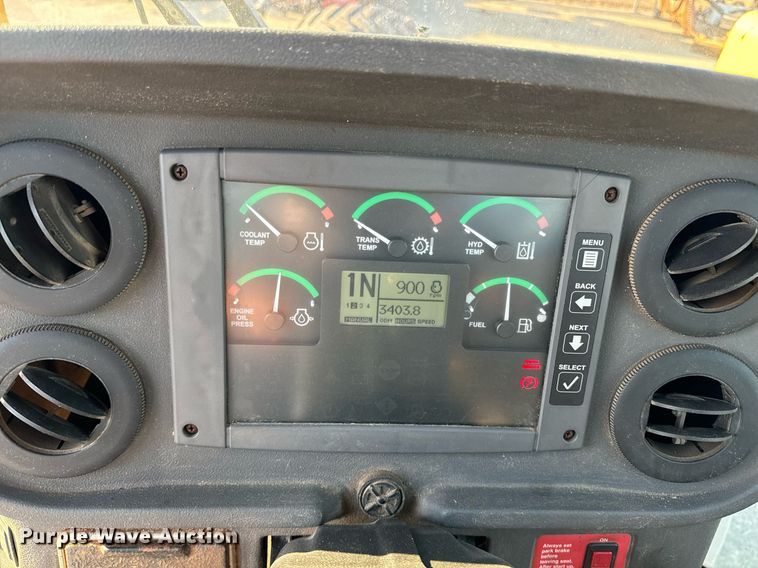 image for item DO1683 2005 John Deere 444J wheel loader