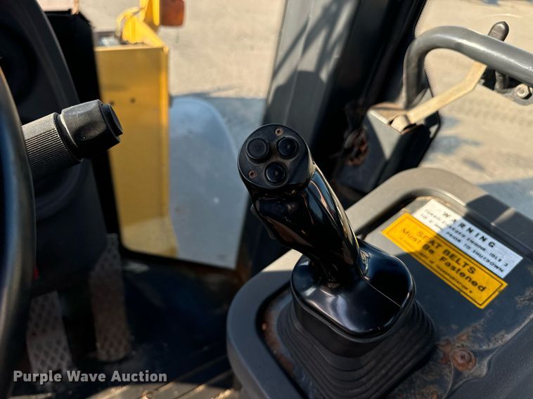 image for item DO1683 2005 John Deere 444J wheel loader