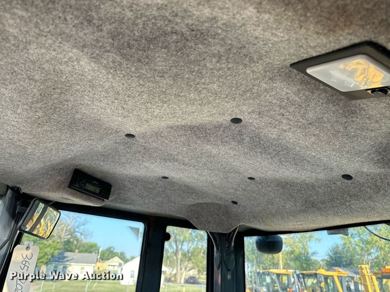 image for item DO1683 2005 John Deere 444J wheel loader