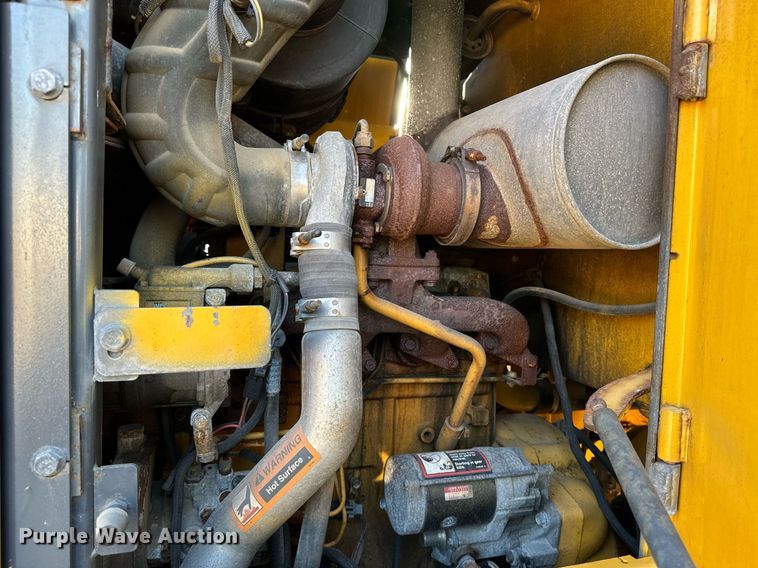 image for item DO1683 2005 John Deere 444J wheel loader