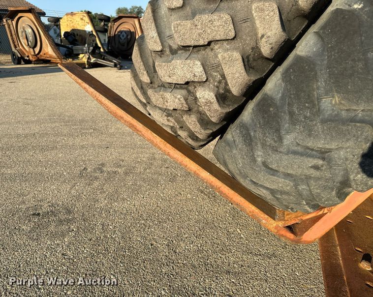 image for item DO1683 2005 John Deere 444J wheel loader