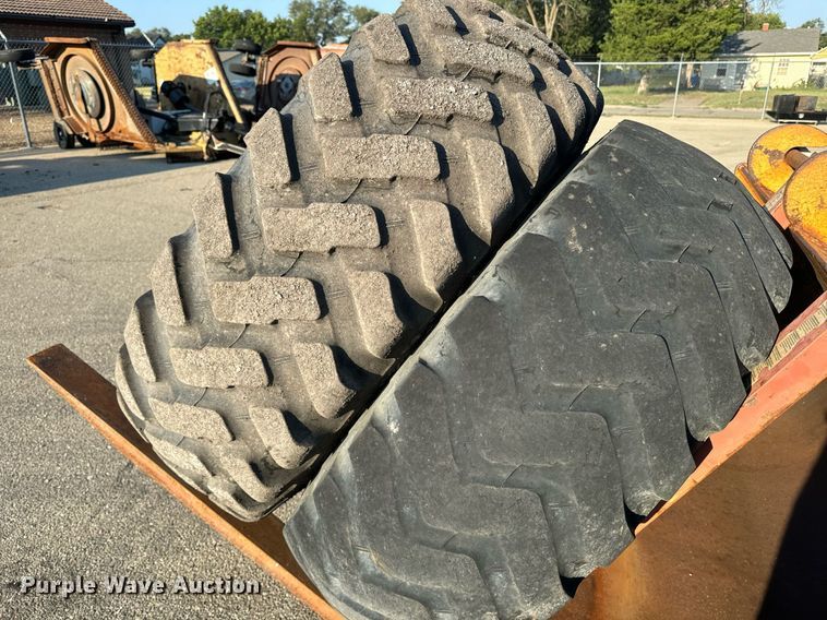 image for item DO1683 2005 John Deere 444J wheel loader