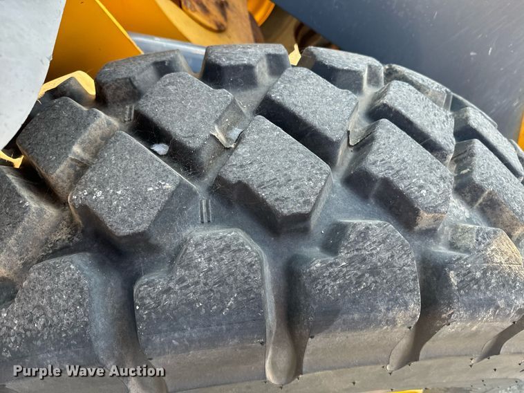 image for item DO1683 2005 John Deere 444J wheel loader