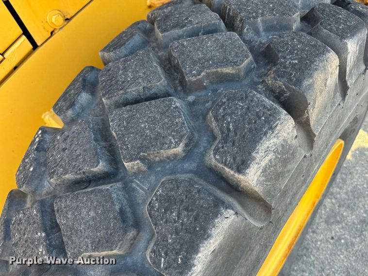 image for item DO1683 2005 John Deere 444J wheel loader